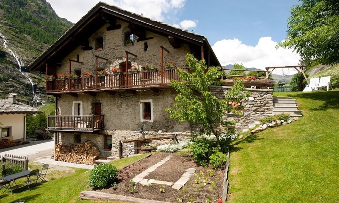 Chez Carral Cabin | TWO-ROOM BEDROOM CHAIR 100 m from trails and ski slopes