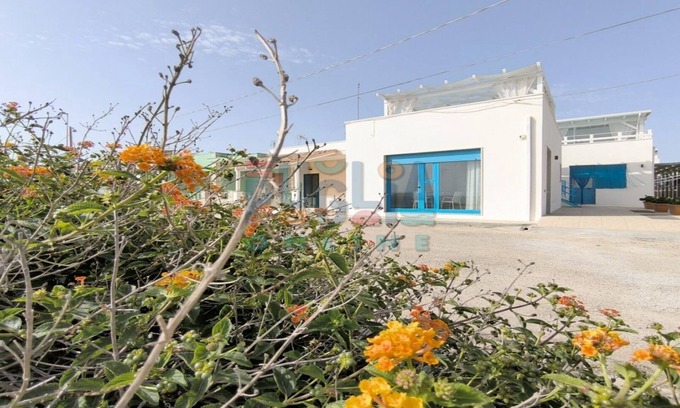Posto Rosso House | Two-room Blue House beachfront apartment in Red Place