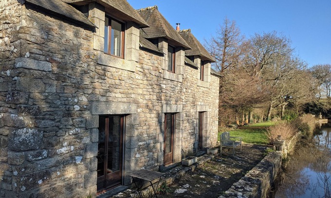 Plourin House | TY MAEN - Authentic 18th century mill near the sea