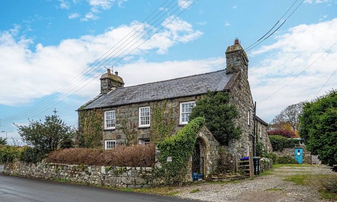 Llanfair House | Ty Mawr