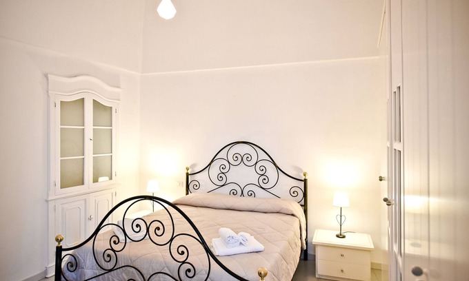 Locorotondo Apartment | TYPICAL HOUSE WITH STARS IN THE CENTER