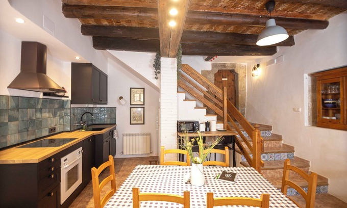 Murillo de Gallego Cottage | Typical rural house in the center of Murillo.