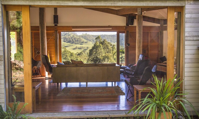 Summer Hill Cabin | Tyraman Retreat - Unique mountain getaway for large groups in the Hunter Valley