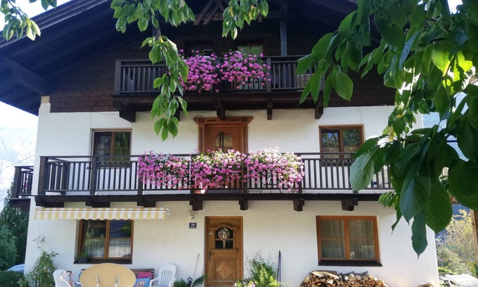Sautens House | Tyrolean vacation apartment at the entrance to the Oetztal valley for max. 7 people