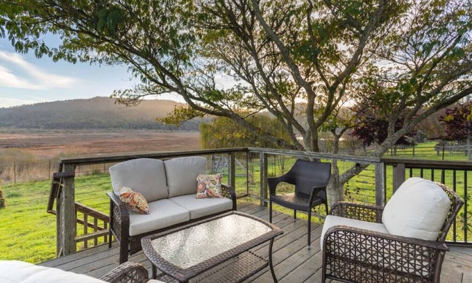 Point Reyes Station House | Tyto Alba | Serenity & Nature Views, Walk to Town