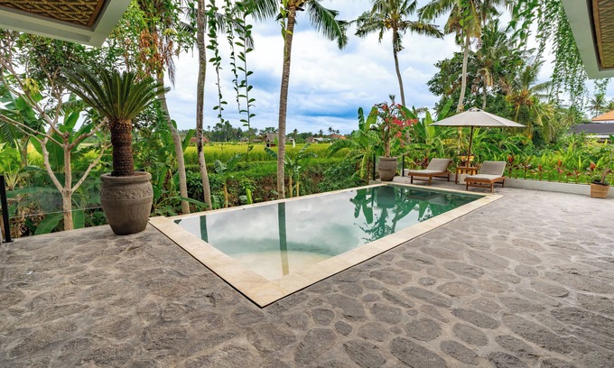 Kemenuh Villa | Ubud Luxury 4-Bedroom with Butler, Rice Field View & Pool