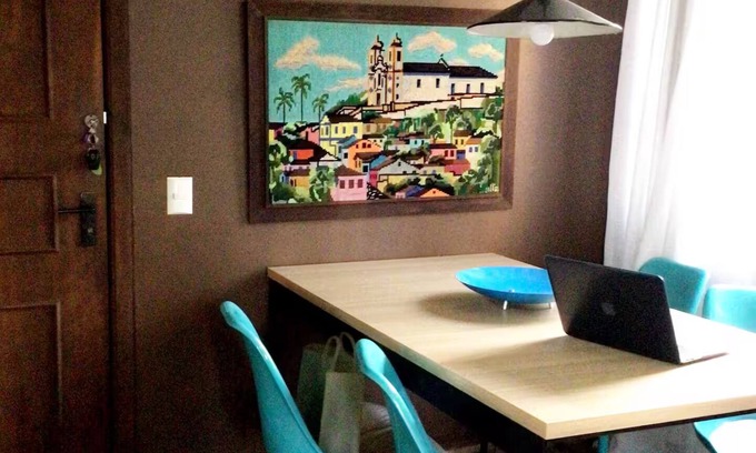 Alto da Rua Quinze Apartment | UFPR Central, Clinics and Couto Pereira with garage.