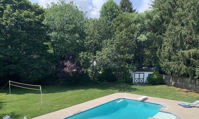 Cherry Hill House | Ultimate Getaway! Heated Pool, Hot tub, Huge Deck, Volleyball