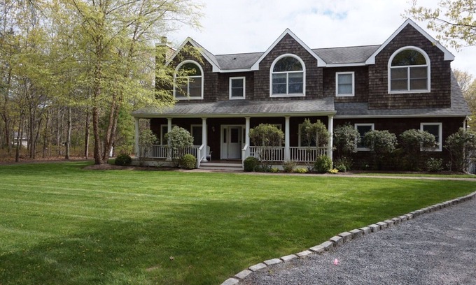 East Quogue House | Ultimate Hamptons House for a Private Getaway