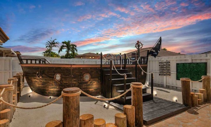 Richmond West House | Ultimate Pirate Hideaway Themed Pool Mini Golf