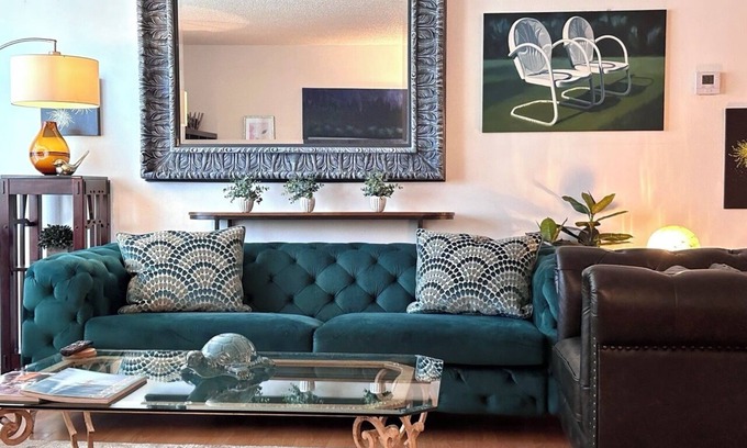 Beverly Grove House | ULTRA LUXURIOUS APT. IN W. HOLLYWOOD/BEVERLY HILLS/GATED PARKING/2 VEHICLES