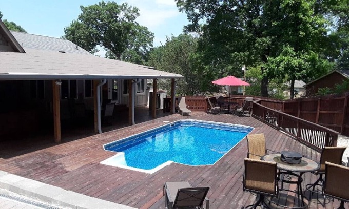 Hermitage House | Ultra Nashville Super Spot - Pool