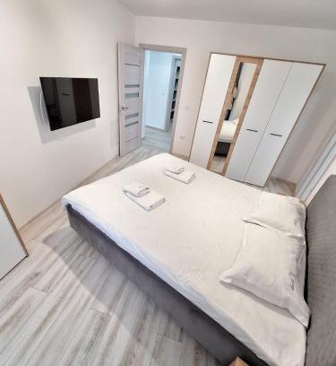 Suceava Apartment | Ultracentral 4Bedroom with 2 Bathrooms Cozy Apartment in Suceava