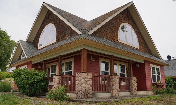 Elkton House | Umpqua Wine Country Cottage