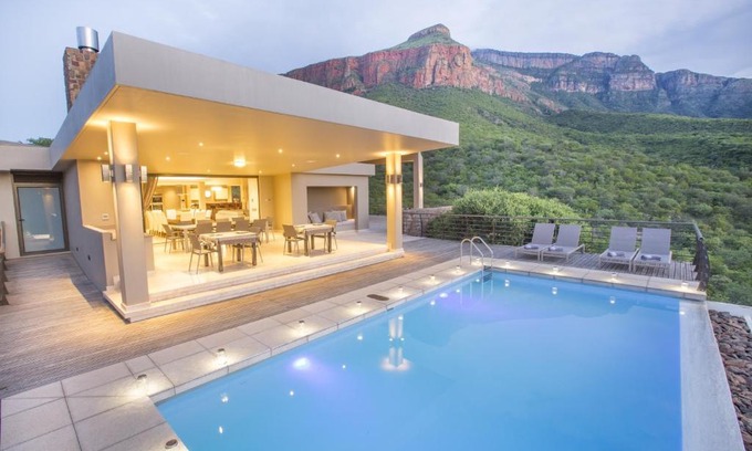 Hoedspruit House | umVangati House