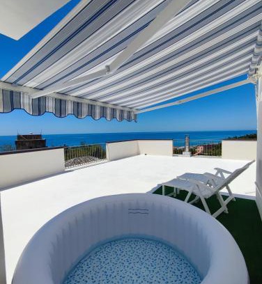 Paola Apartment | Una Terrazza sul Mare The Lighthouse