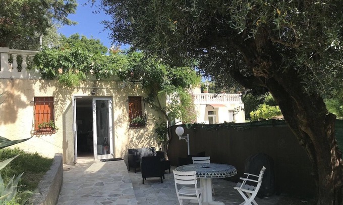Saint-Paul-de-Vence House | Under the Olive Tree, 50m2 fully-equipped outbuilding