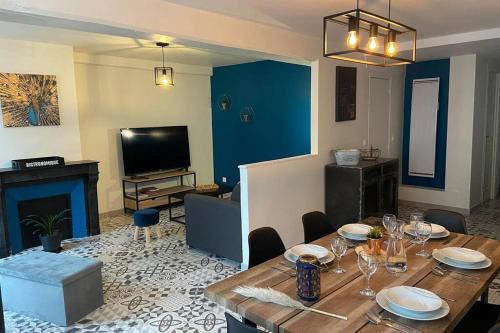 Pontgouin Apartment | Une pause aux Halles. Maison de ville pour 5 pers max