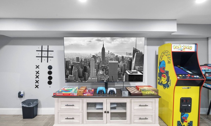 Union Apartment | Union Oasis: Hot Tub, Grill, Gym, Games, Massage chair