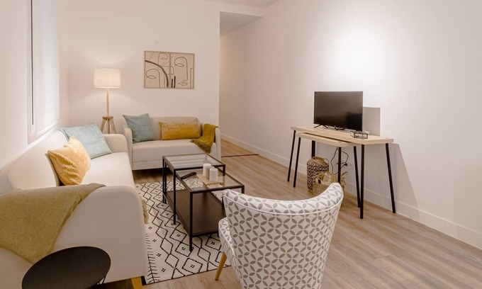 Almagro Apartment | Unique 3bedrooms flat in Chamber by SharingCo