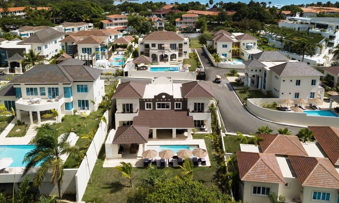 Los Brazos Villa | Unique 6 bedroom luxury vacation villas
