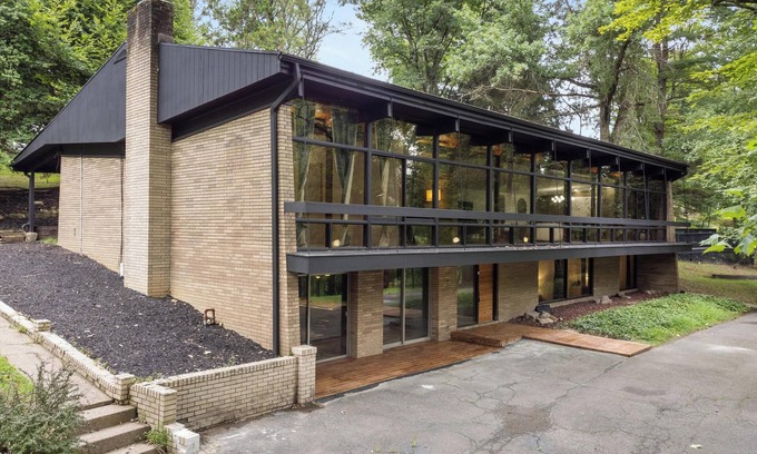 Weirton House | Unique and Secluded Country Estate near Pittsburgh