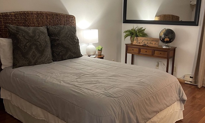 Vandalia Apartment | Unique apartment in historic downtown