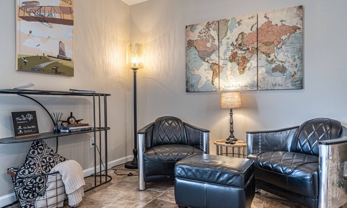 Carthage Apartment | Unique Aviator’s Retreat at Gilliam-McConnell Airfield (BQ1)