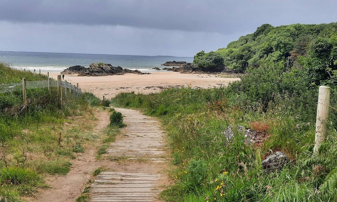 Killybegs Cottage | Unique beachfront cottage at Fintra Bay Donegal