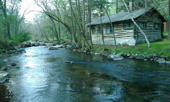 Pine River Cabin | Unique Cabin in Waushara County
