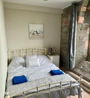 Criccieth Apartment | Unique Church Conversion - Perfect for a One-Night Escape