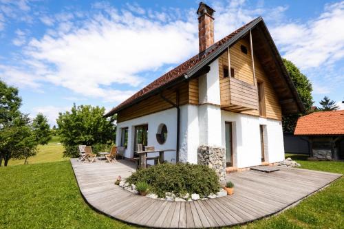 Predjama House | Unique Cottage House With Panoramic View On Ravnik