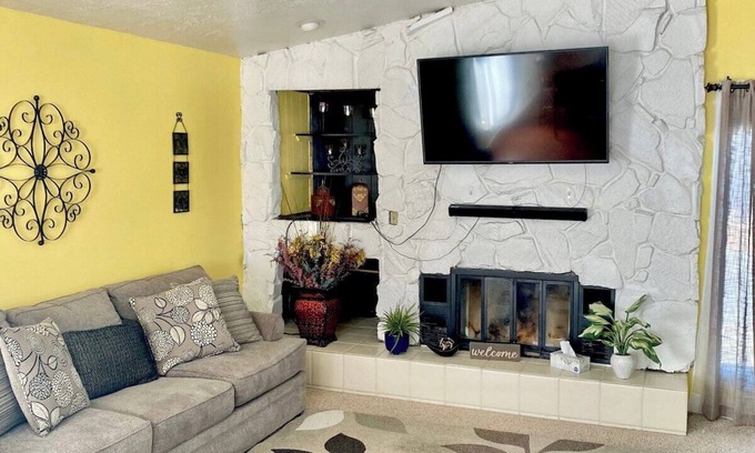 Pocatello House | Unique Home Near Temple and Parks, great for families!