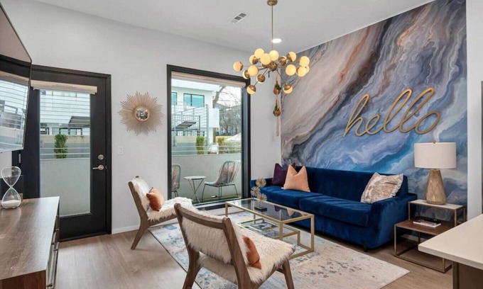 Edgehill Condo | Unique Nashville Condo ★ POOL, PATIO, PARKING