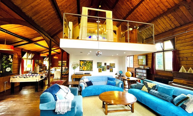 Chale House | Unique, quirky tin tabernacle perfect for cozy group getaways, near coast & pub