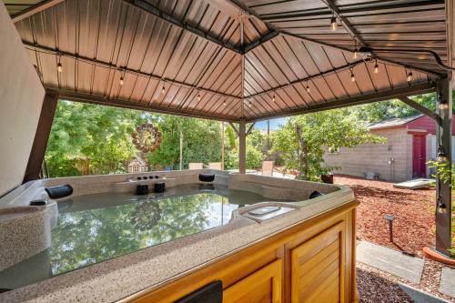 Berkley House | Unique & Spacious House Steps From Regis
