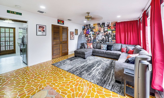 North San Antonio - SAT House | Unique & Stylish San Antonio Home w/Deck!