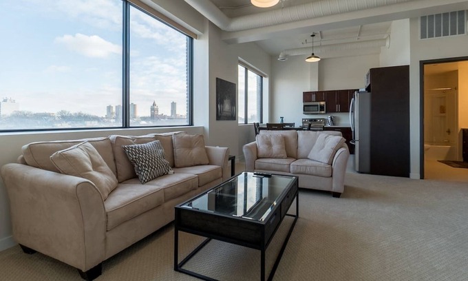 Winnipeg Apartment | UNIT FIVE Executive Stay Fully Furnished One Bedroom Condo