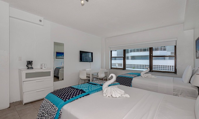 Mid Beach Apartment | Unit on the 6th floor