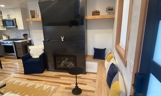 University District House | University Area-New Micro House