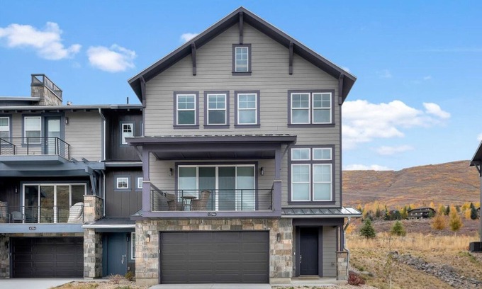 Deer Mountain House | Unparalleled luxury condo nestled with views of both Jordanelle Reservoir & Deer Valley