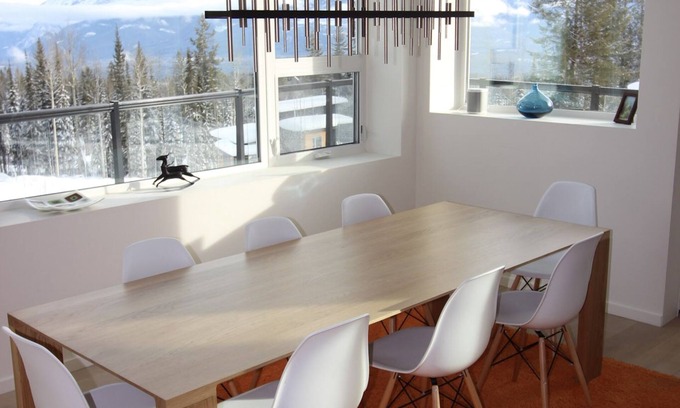 Golden House | Unparalleled Modern Luxury with Panoramic Mountain Views 4Br/3.5Ba