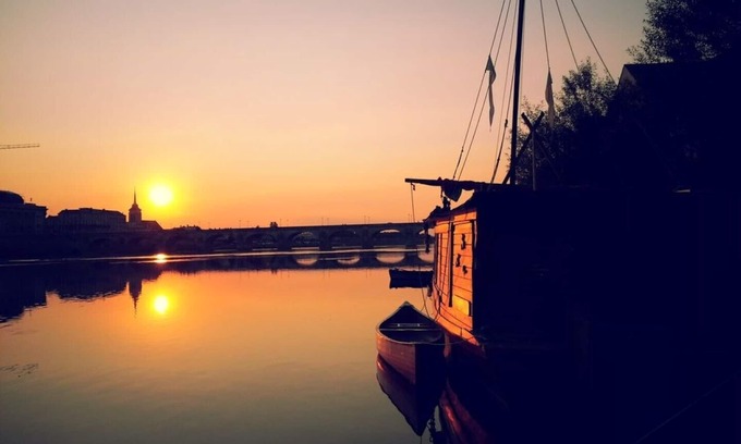 Saumur House | UNUSUAL! DIFFERENT HOLIDAYS, ♥ BOAT LOIRE ROMANCE ♥ THE LUXURY OF MAGIC NIGHTS ABOARD
