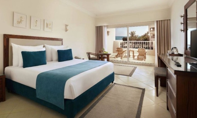 Soma Bay House | Unwind at the Beach with Spa, Kids Club, Pool & Dinner Shows