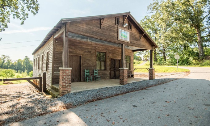 Traphill Apartment | Unwind in an antique, former general store near Stone Mtn. St. Park, NC