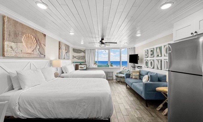 Panama City Beach Condo | Unwind in this luxury waterfront retreat