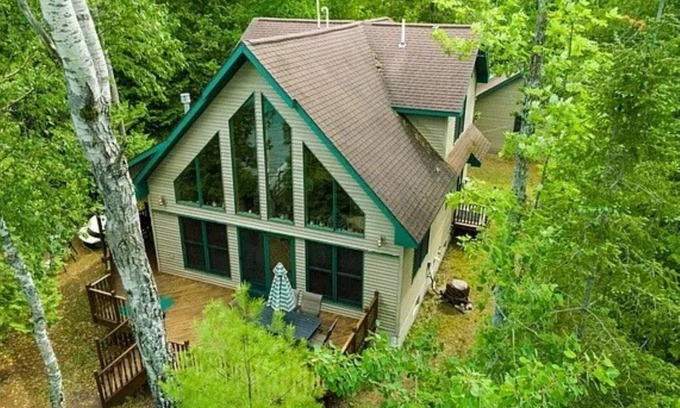 Presque Isle House | Up North Lakefront Rental Cabin on Lake Esau