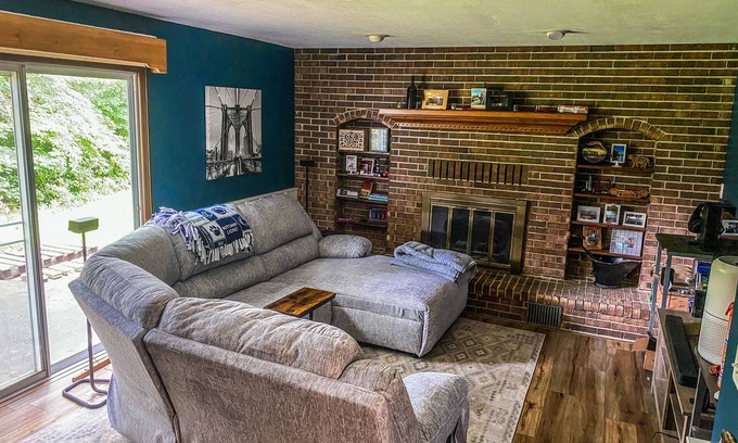 Park Forest Village House | Updated 3BR home in great State College neighborhood