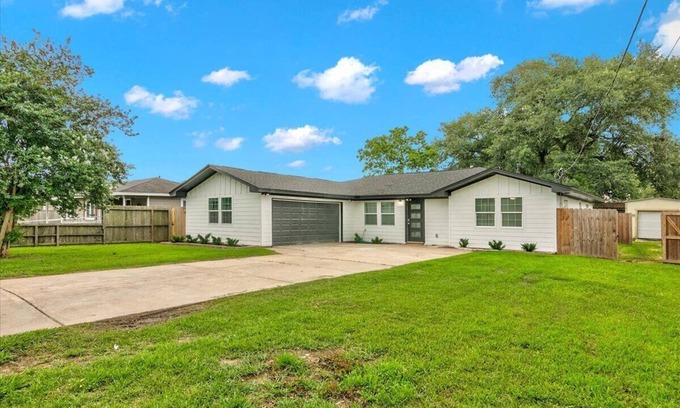 Nederland House | Updated 4 bedroom home in Nederland