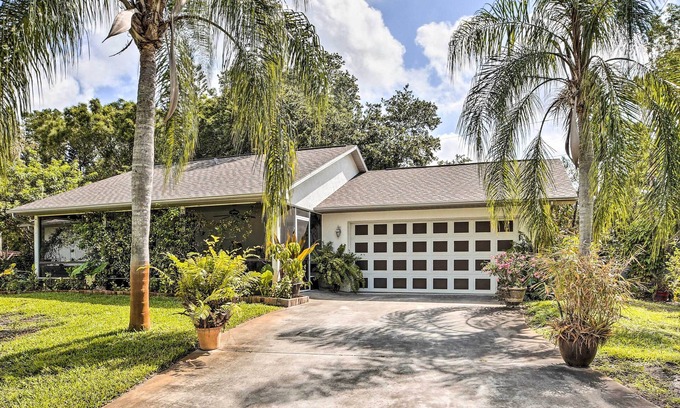 San Carlos Park House | Updated Fort Myers Escape w/Screened Lanai!